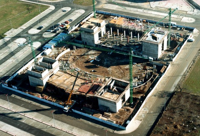 Vista aérea de las obras de construcción del Palacio de los Deportes de Logroño